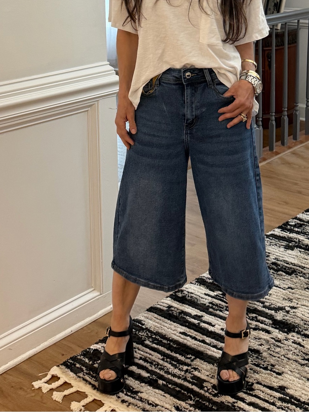ShopEvelynne Dark Blue Wide-Leg Crop Jeans